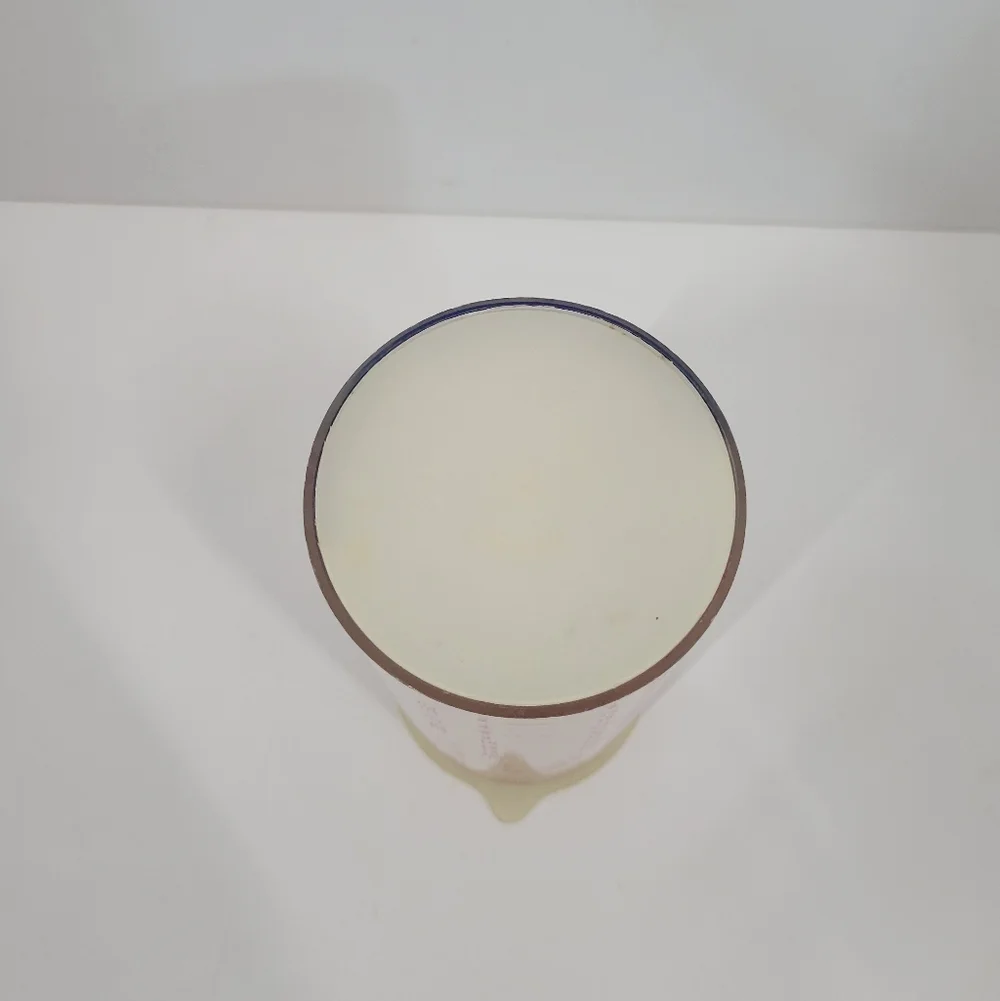 The Pampered Chef Measure All Cup Measure Liquid Dry & Solid 2 Cups Chicken Logo - Picture 2 of 3